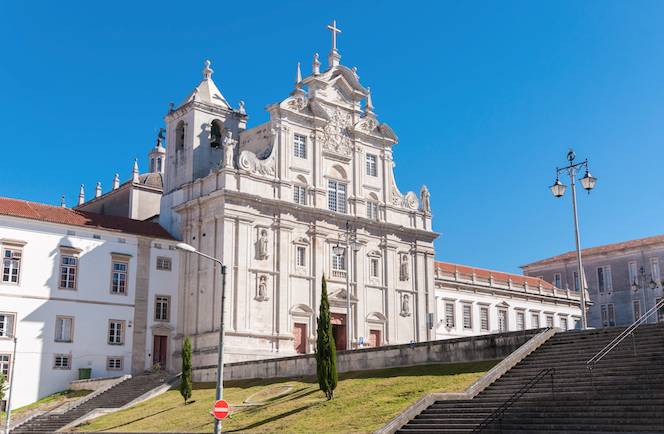 Fly Drive Lissabon naar Porto via de binnenlandroute 6