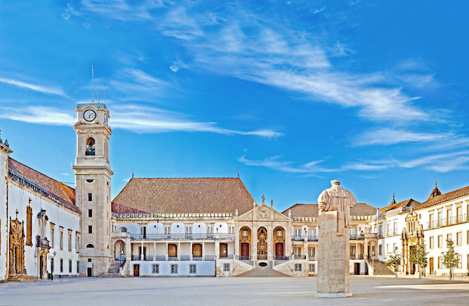 Fly Drive Lissabon naar Porto via de binnenlandroute 7